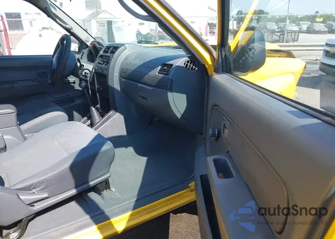 2002 Nissan Xterra Xe from USA, damaged, VIN 5N1ED28T52C527596